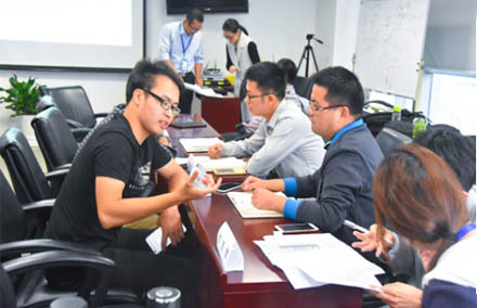 培训生职业生长双向选择会