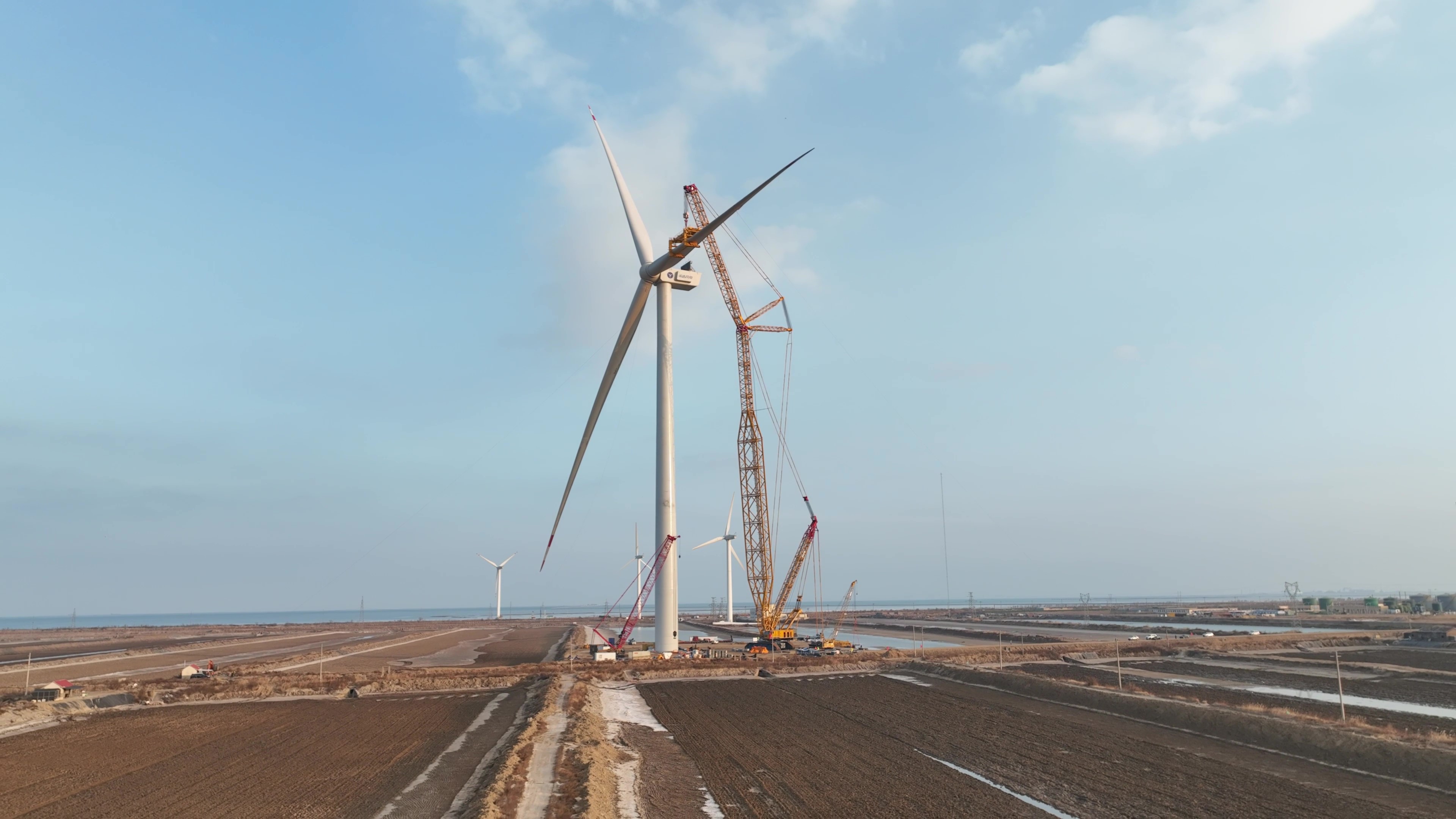 经年打磨现在亮剑！云顶集团股份深远海16MW&ldquo;海鹰&rdquo;平台吊装乐成